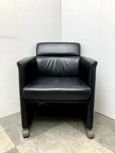 オカムラ キャスター付き固定肘付きミーティングチェア L286ZF P553 キャスター付き固定肘付きミーティングチェア L286ZF P553