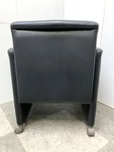 オカムラ キャスター付き固定肘付きミーティングチェア L286ZF P553 キャスター付き固定肘付きミーティングチェア L286ZF P553