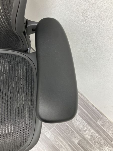 HermanMiller/ハーマンミラー ヘッドレスト付き可動肘アーロンチェア AE113AWB-0001 ヘッドレスト付き可動肘アーロンチェア AE113AWB-0001