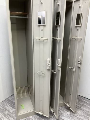 ウチダ 3人用ロッカー  3人用ロッカー 