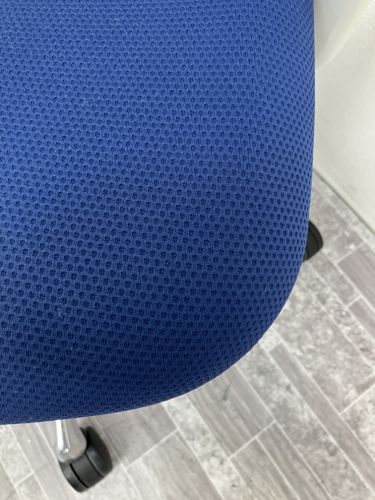 オカムラ 可動肘付シルフィーチェア C686BZ FMP3 可動肘付シルフィーチェア C686BZ FMP3