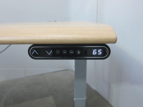 オカムラ デスクパネル付き電動昇降式1150平デスク Swift デスクパネル付き電動昇降式1150平デスク Swift