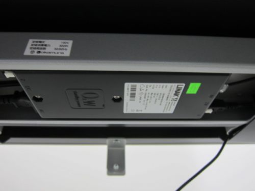 オカムラ デスクパネル付き電動昇降式1150平デスク Swift デスクパネル付き電動昇降式1150平デスク Swift