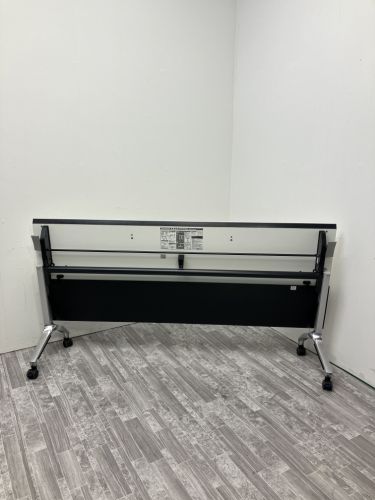 コクヨ コンフェスト1800サイドスタックテーブル KTT-1300BMAW コンフェスト1800サイドスタックテーブル KTT-1300BMAW