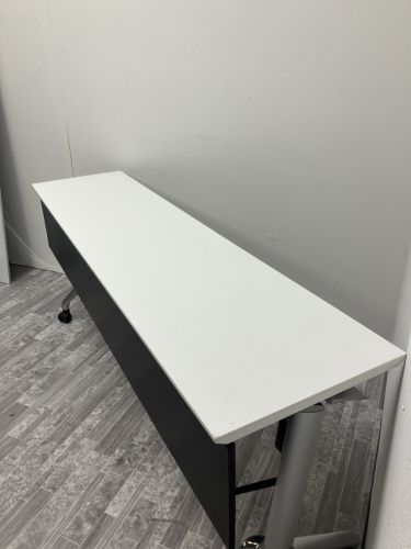 コクヨ コンフェスト1800サイドスタックテーブル KTT-1300BMAW コンフェスト1800サイドスタックテーブル KTT-1300BMAW