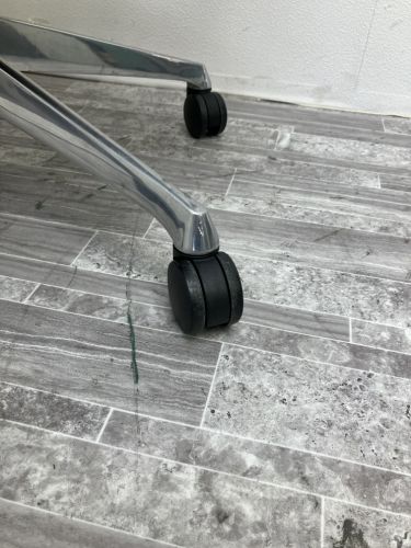 オカムラ 固定肘付シルフィーチェア  固定肘付シルフィーチェア 