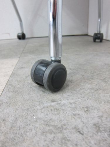 オカムラ キャスター付きモノスチェア 9326EY 9559 キャスター付きモノスチェア 9326EY 9559