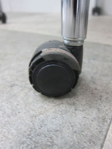 オカムラ キャスター付きモノスチェア 9326EY 9559 キャスター付きモノスチェア 9326EY 9559