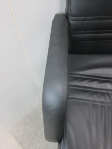 イトーキ エグゼクティブチェア KWC-105LA-Z9 T1 エグゼクティブチェア KWC-105LA-Z9 T1