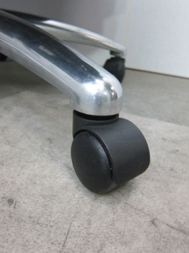 イトーキ エグゼクティブチェア KWC-105LA-Z9 T1 エグゼクティブチェア KWC-105LA-Z9 T1