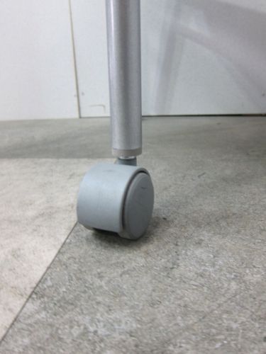 ウチダ キャスター付きスタッキングチェア MF-180C キャスター付きスタッキングチェア MF-180C