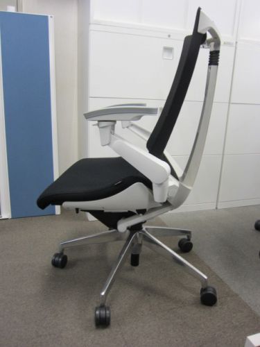 イトーキ 肘付きアクトチェア KG-477JB-ZWT1 肘付きアクトチェア KG-477JB-ZWT1