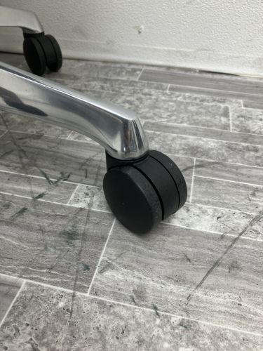 オカムラ 可動肘付シルフィーチェア C688BR FSF3 可動肘付シルフィーチェア C688BR FSF3