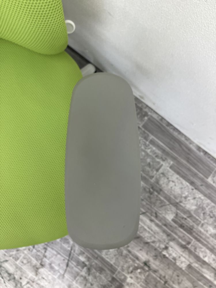 オカムラ 可動肘付シルフィーチェア C688XW FSF5 可動肘付シルフィーチェア C688XW FSF5