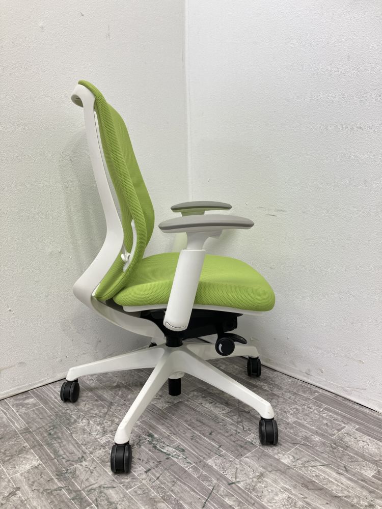 オカムラ 可動肘付シルフィーチェア C688XW FSF5 可動肘付シルフィーチェア C688XW FSF5