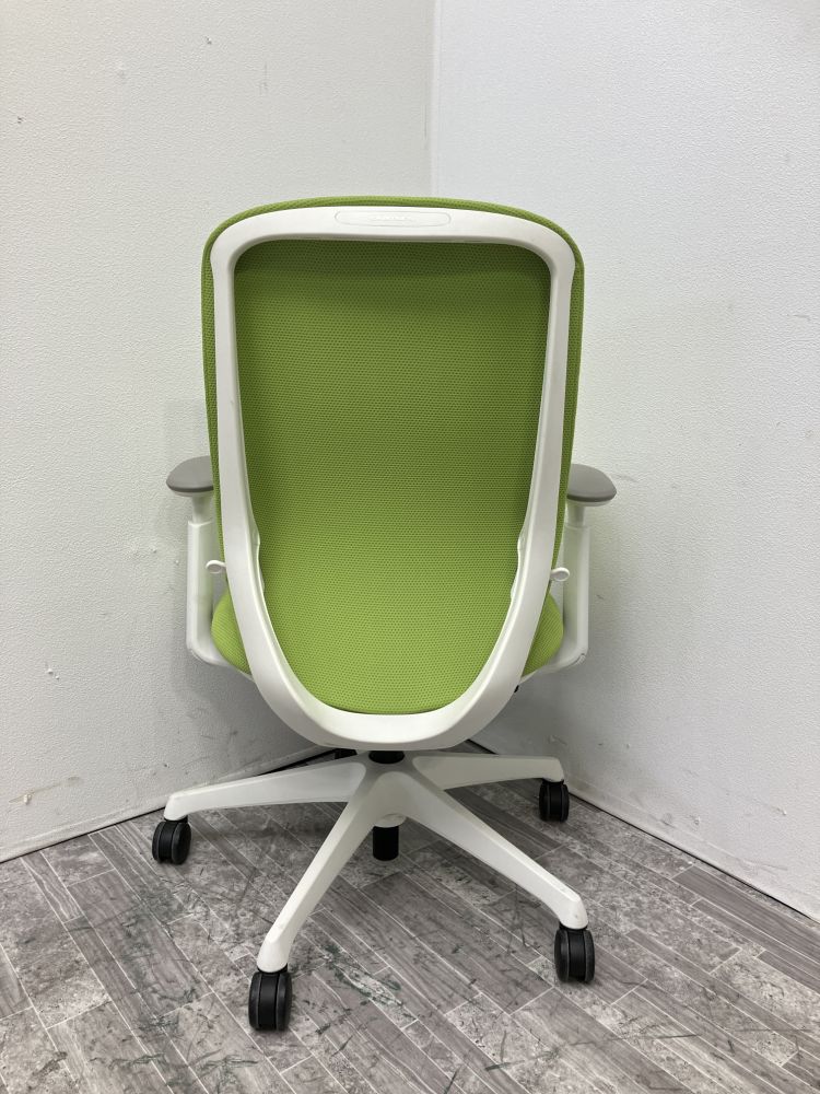 オカムラ 可動肘付シルフィーチェア C688XW FSF5 可動肘付シルフィーチェア C688XW FSF5