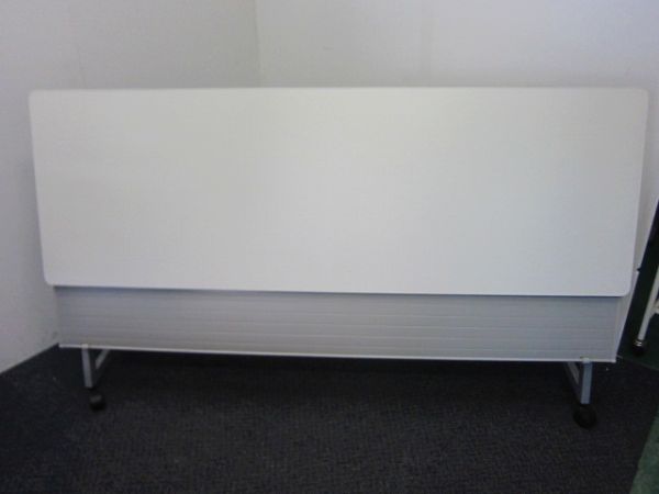 イトーキ 1800サイドスタックテーブル THXP-186X-W9 1800サイドスタックテーブル THXP-186X-W9