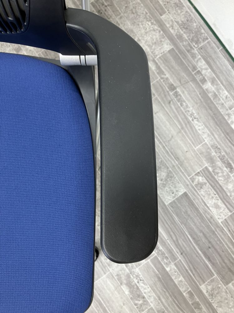 オカムラ 固定肘付グラータチェア4脚セット 8142GA 固定肘付グラータチェア4脚セット 8142GA