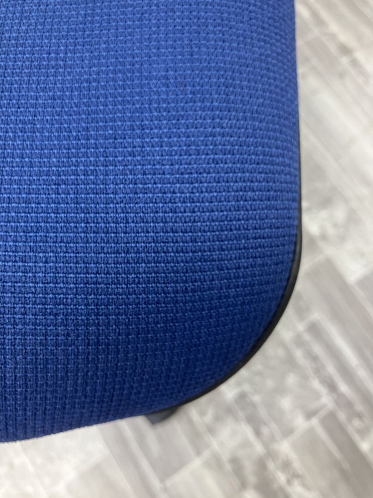 オカムラ 固定肘付グラータチェア4脚セット 8142GA 固定肘付グラータチェア4脚セット 8142GA