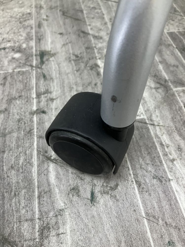 オカムラ 固定肘付グラータチェア4脚セット 8142GA 固定肘付グラータチェア4脚セット 8142GA