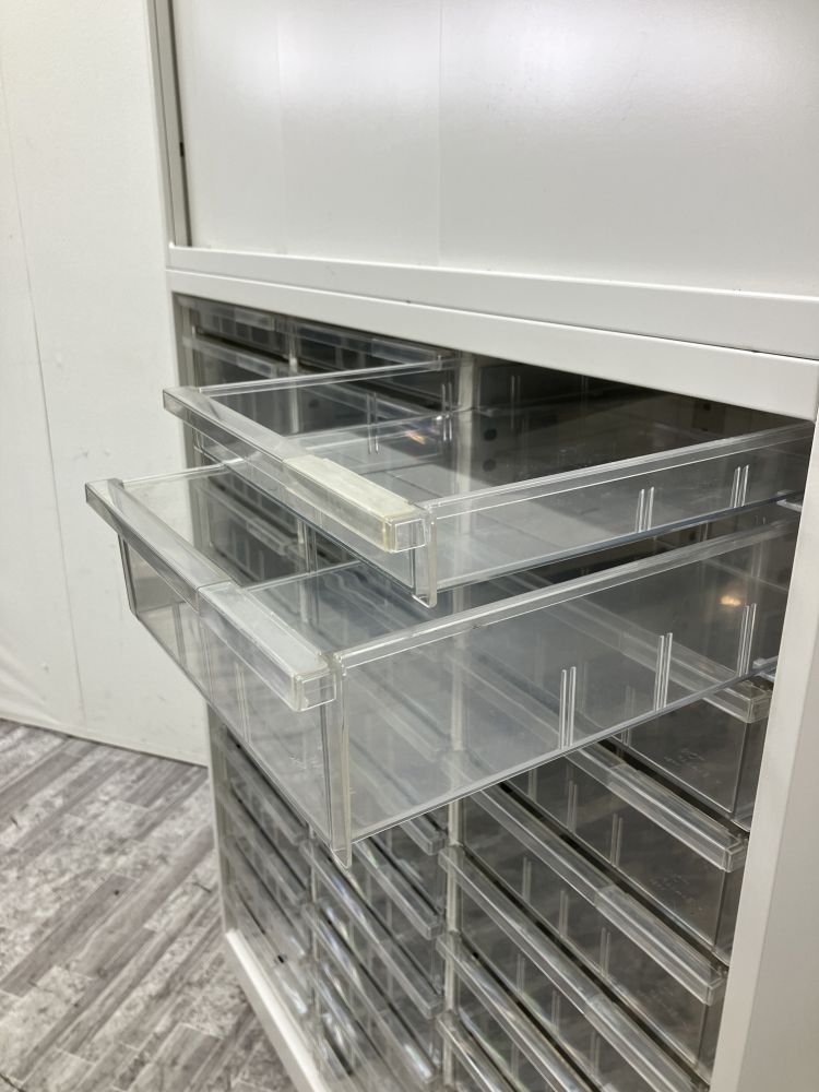 イトーキ A4クリアケース・3扉引違い上下書庫 HTM-109RSN-W9 HTM-109KAH-W9 A4クリアケース・3扉引違い上下書庫 HTM-109RSN-W9 HTM-109KAH-W9