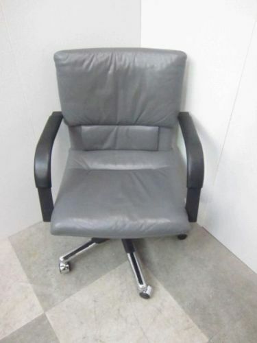 Vitra（ヴィトラ） 肘付フィグラチェア FIGURA 肘付フィグラチェア FIGURA