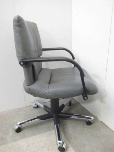 Vitra（ヴィトラ） 肘付フィグラチェア FIGURA 肘付フィグラチェア FIGURA