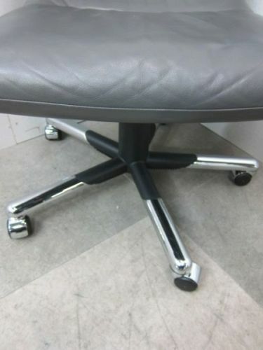 Vitra（ヴィトラ） 肘付フィグラチェア FIGURA 肘付フィグラチェア FIGURA