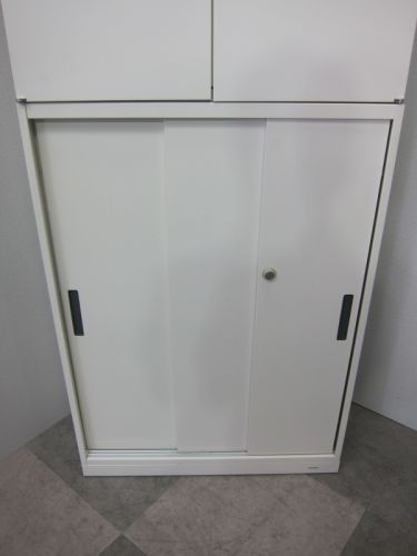 オカムラ 3扉スライド・両開き上下書庫 8VS161_8VS163 3扉スライド・両開き上下書庫 8VS161_8VS163