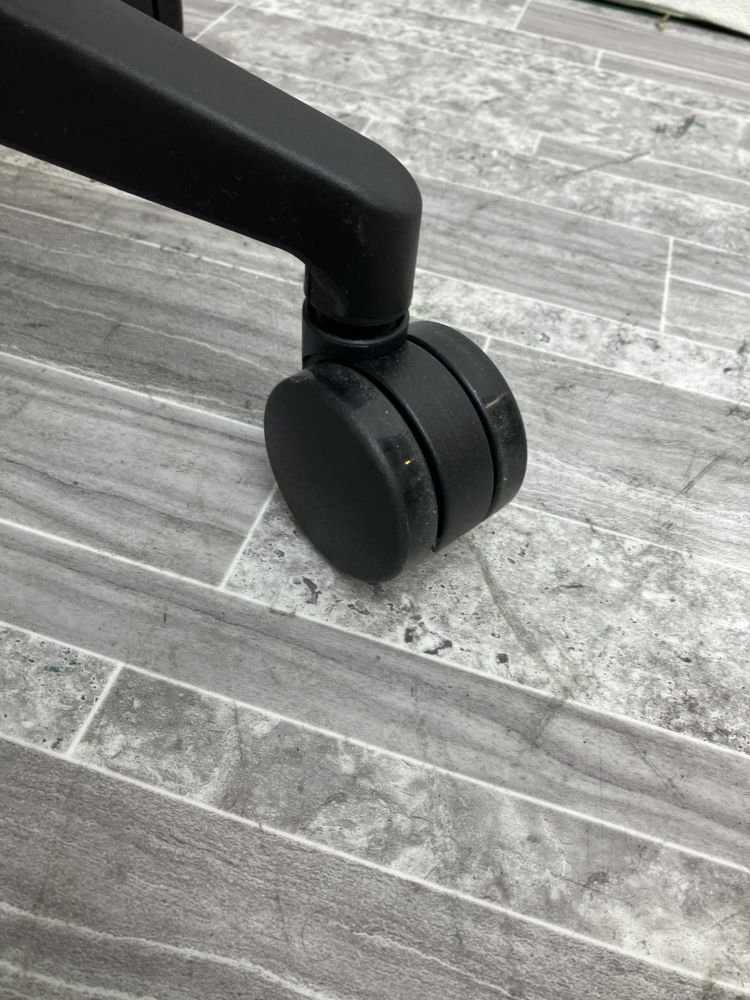 トヨスチール TBMメッシュチェア Black TBMメッシュチェア Black