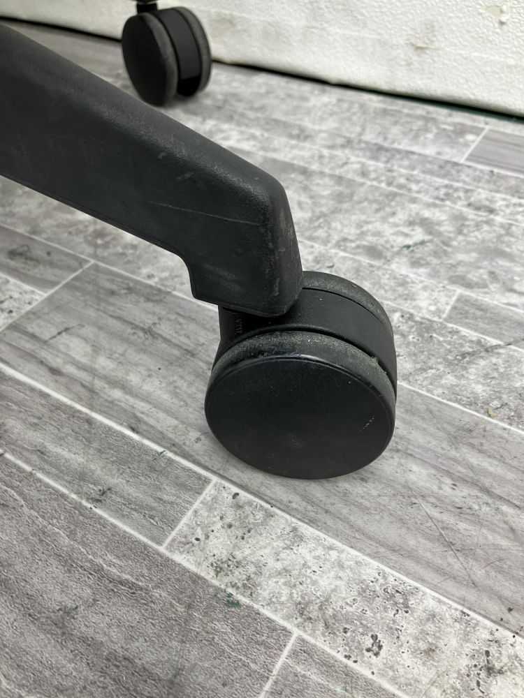 トヨスチール ルナークチェア LM-300M-R ルナークチェア LM-300M-R