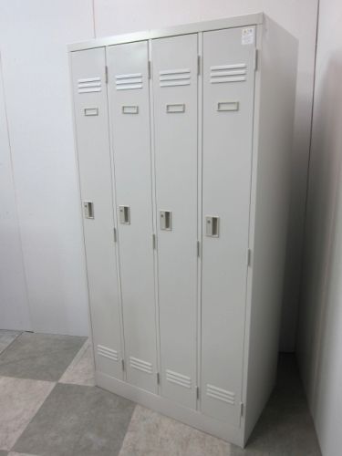 イトーキ 4人用ロッカー 4人用ロッカー