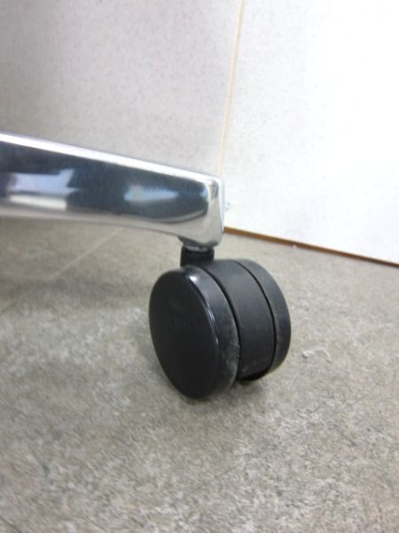 オカムラ 肘付きモードチェア CA25BW FWM3 肘付きモードチェア CA25BW FWM3