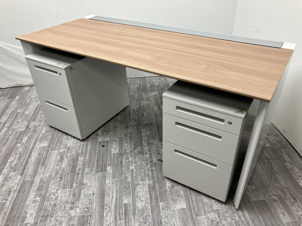 デスクコクヨ/ ワゴンイトーキ 1600平デスク＋ワゴン3点セット  1600平デスク＋ワゴン3点セット 