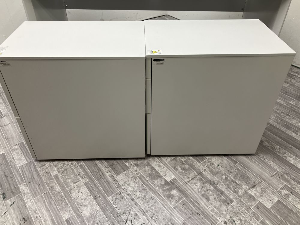 デスクコクヨ/ ワゴンイトーキ 1600平デスク＋ワゴン3点セット  1600平デスク＋ワゴン3点セット 