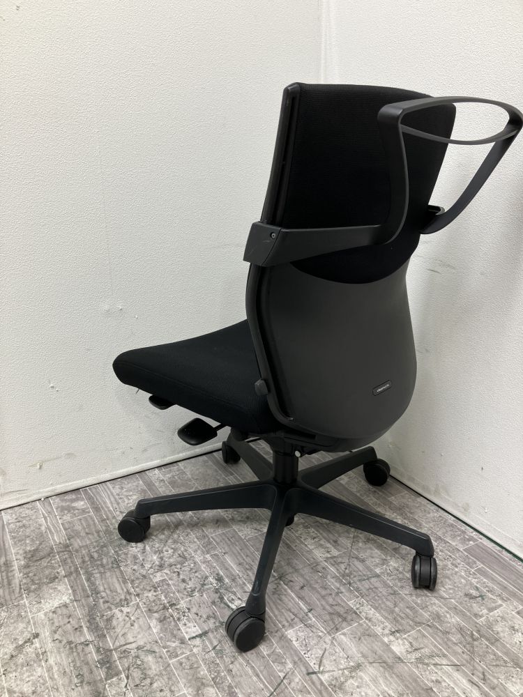 オカムラ ハンガー付きエスクードチェア C436ZR FFW1 ハンガー付きエスクードチェア C436ZR FFW1