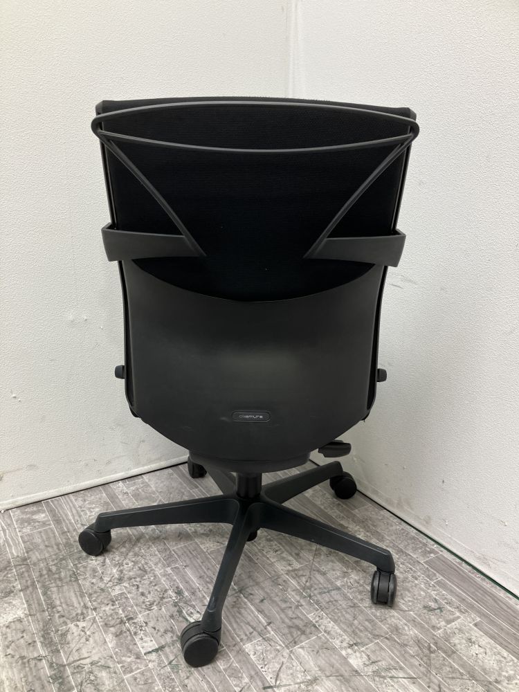 オカムラ ハンガー付きエスクードチェア C436ZR FFW1 ハンガー付きエスクードチェア C436ZR FFW1