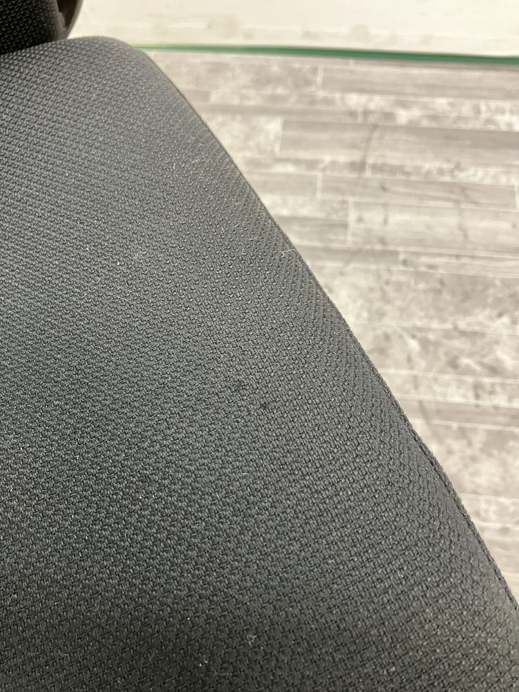 オカムラ ハンガー付きエスクードチェア C436ZR FFW1 ハンガー付きエスクードチェア C436ZR FFW1