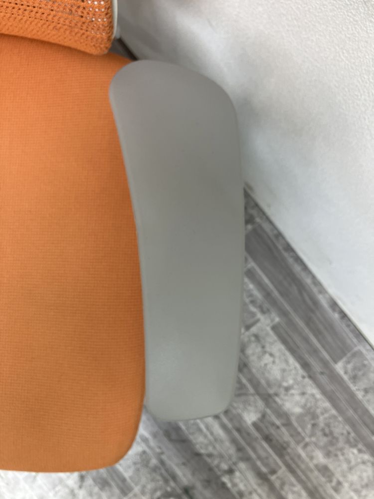 オカムラ 可動肘付バロンチェア CP85DW FDF8 可動肘付バロンチェア CP85DW FDF8