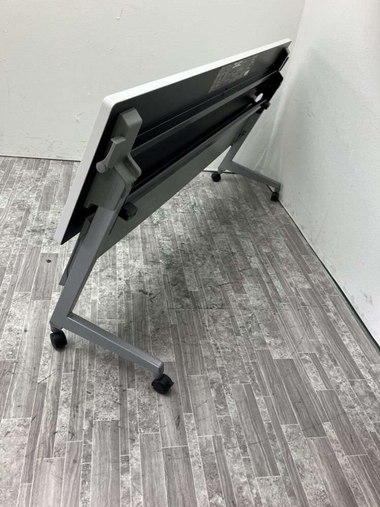 オカムラ 1800サイドスタックテーブル 81F2AA-MG99 1800サイドスタックテーブル 81F2AA-MG99