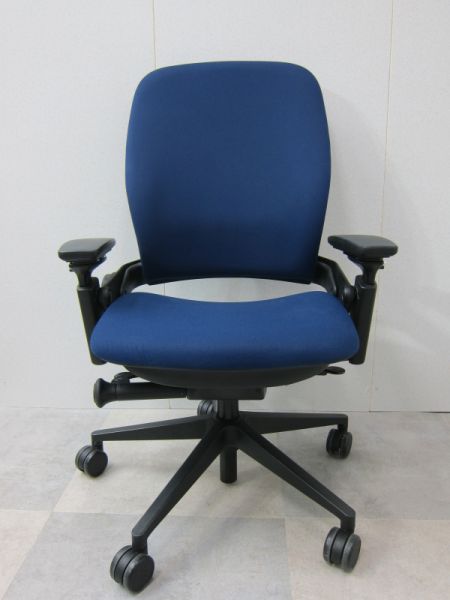 スチールケース(Steelcase) 可動肘付きリープⅤ２チェア/Leap(リープ)シリーズ LEAP-10100 可動肘付きリープⅤ２チェア/Leap(リープ)シリーズ LEAP-10100