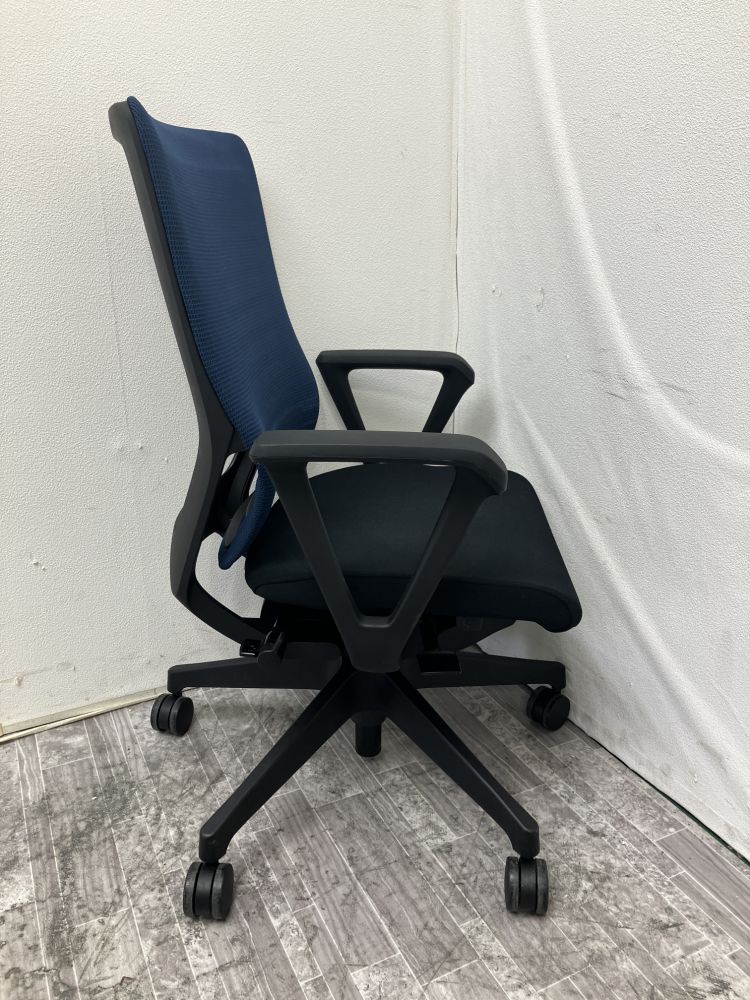 イトーキ 肘付エピオスチェア KE-450GB-T1T1B2 肘付エピオスチェア KE-450GB-T1T1B2