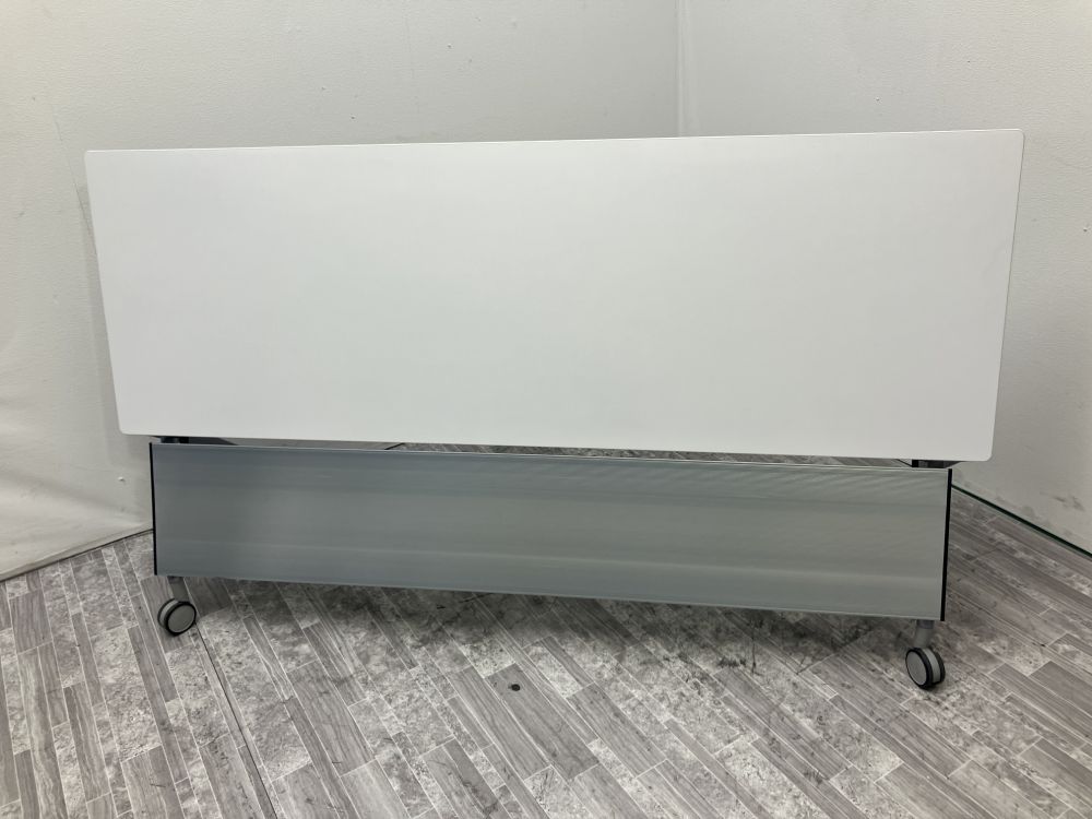 オカムラ 1800サイドスタックテーブル 81B41Y 1800サイドスタックテーブル 81B41Y