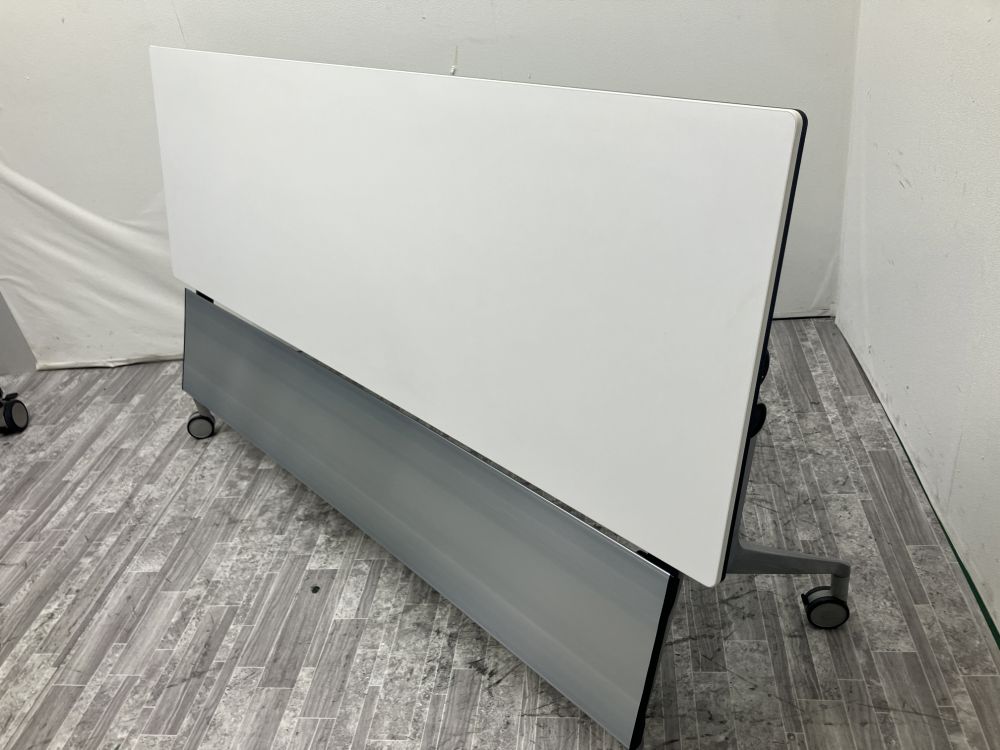 オカムラ 1800サイドスタックテーブル 81B41Y 1800サイドスタックテーブル 81B41Y