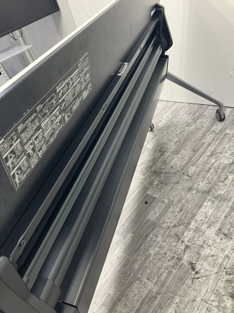 オカムラ 1800サイドスタックテーブル 81B41Y 1800サイドスタックテーブル 81B41Y