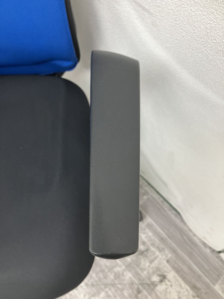 ウチダ 可動肘付AJチェア  可動肘付AJチェア 