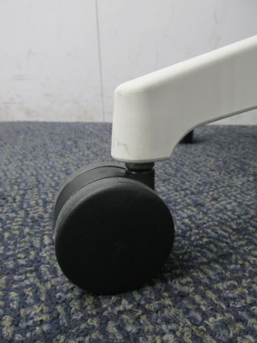 イトーキ 肘付きアクトチェア KG-475JBW9W2 肘付きアクトチェア KG-475JBW9W2