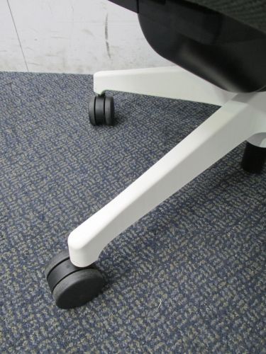 イトーキ 肘付きアクトチェア KG-475JBW9W2 肘付きアクトチェア KG-475JBW9W2