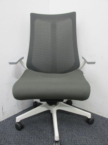 イトーキ 肘付きアクトチェア KG-475JBW9W2 肘付きアクトチェア KG-475JBW9W2