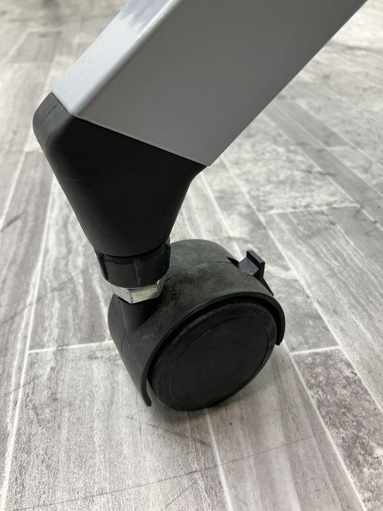 イトーキ 1800サイドスタックテーブル THP-184X1-W9 1800サイドスタックテーブル THP-184X1-W9